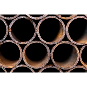 Proses Produksi Pipa Carbon Steel: Dari Bahan Baku hingga Produk Akhir